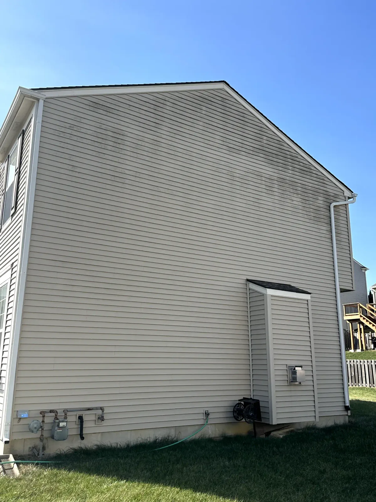 Vinyl Siding House Wash — before