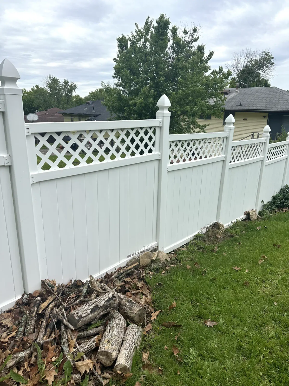 Vinyl fence restoration — after