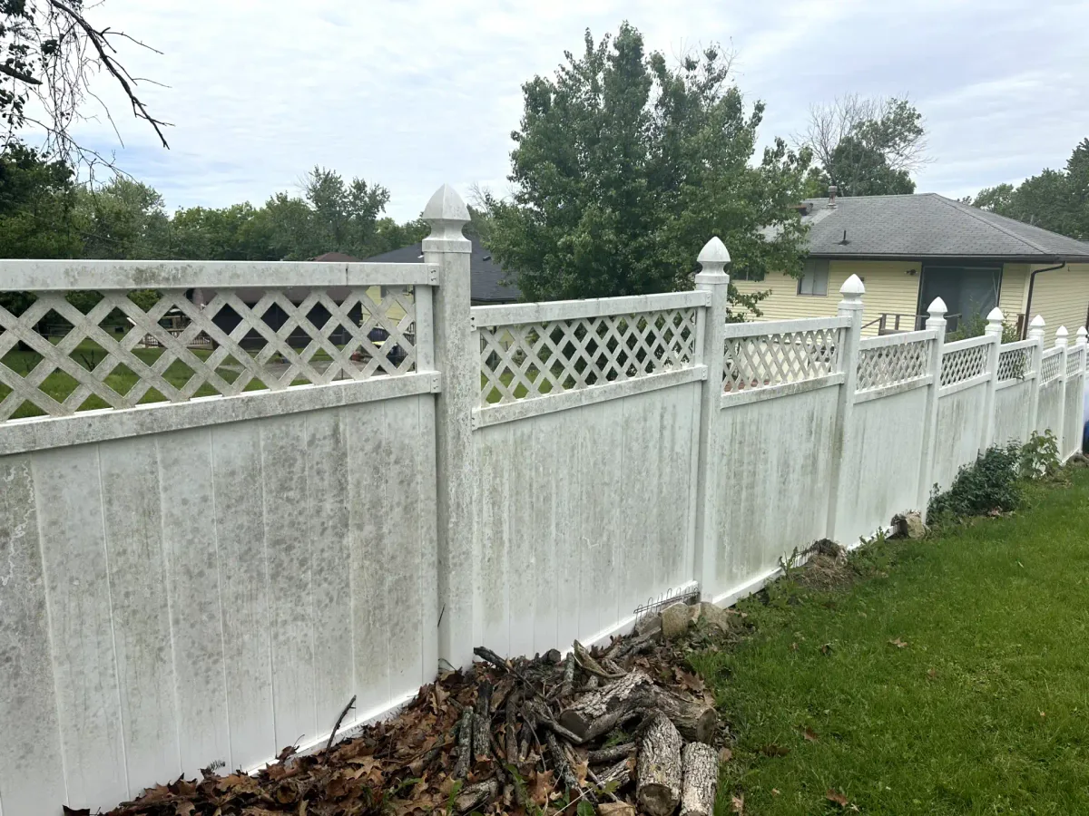 Vinyl fence restoration — before