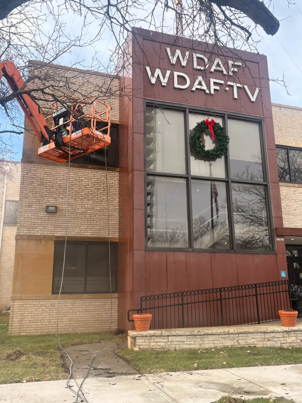 Commercial Building Washing Kansas City Missouri